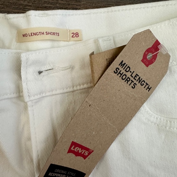 Levi’s mid length shorts - Picture 2 of 5